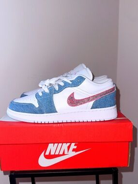 Nike Low Top Sneakers - White, Denim Blue & Pink Swoosh